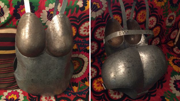 Name:  _81595902_suit_split.jpg
Views: 186
Size:  44.1 KB